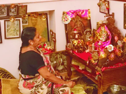 मणिद्वीप के साधना-कक्ष में माँ बसन्ती जी