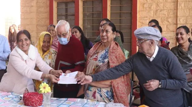 छात्रवृत्ति वितरण का चित्र