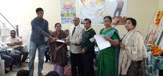 छात्रवृत्ति वितरण का चित्र