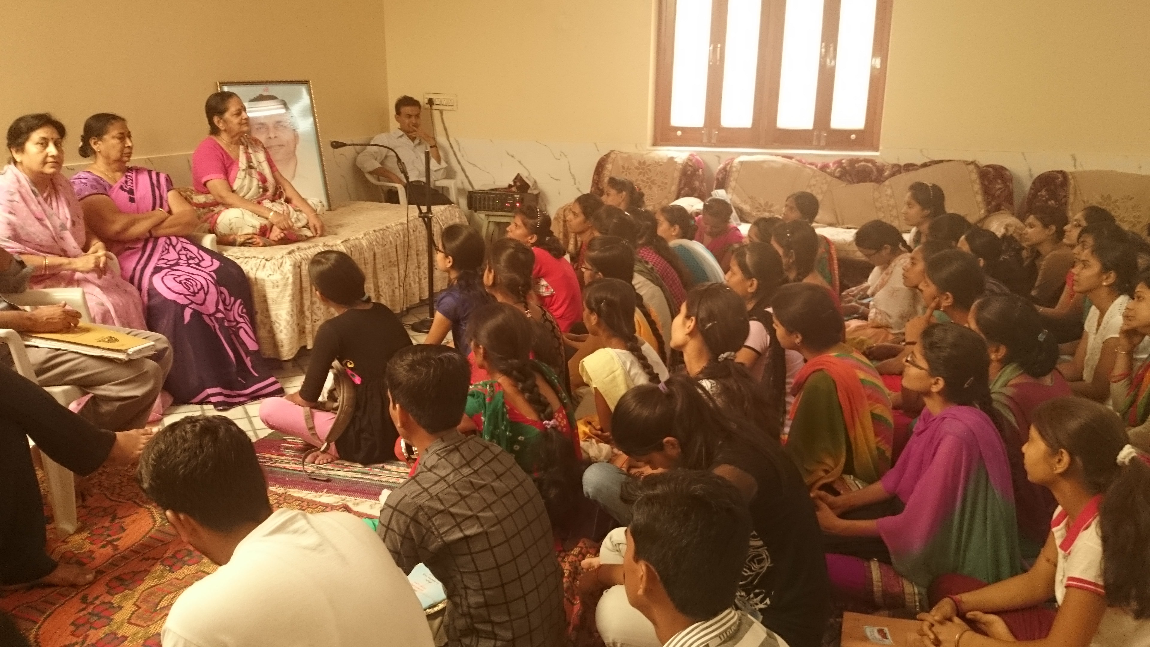 संस्कार एवं व्यक्तित्व विकास कक्षाएँ
