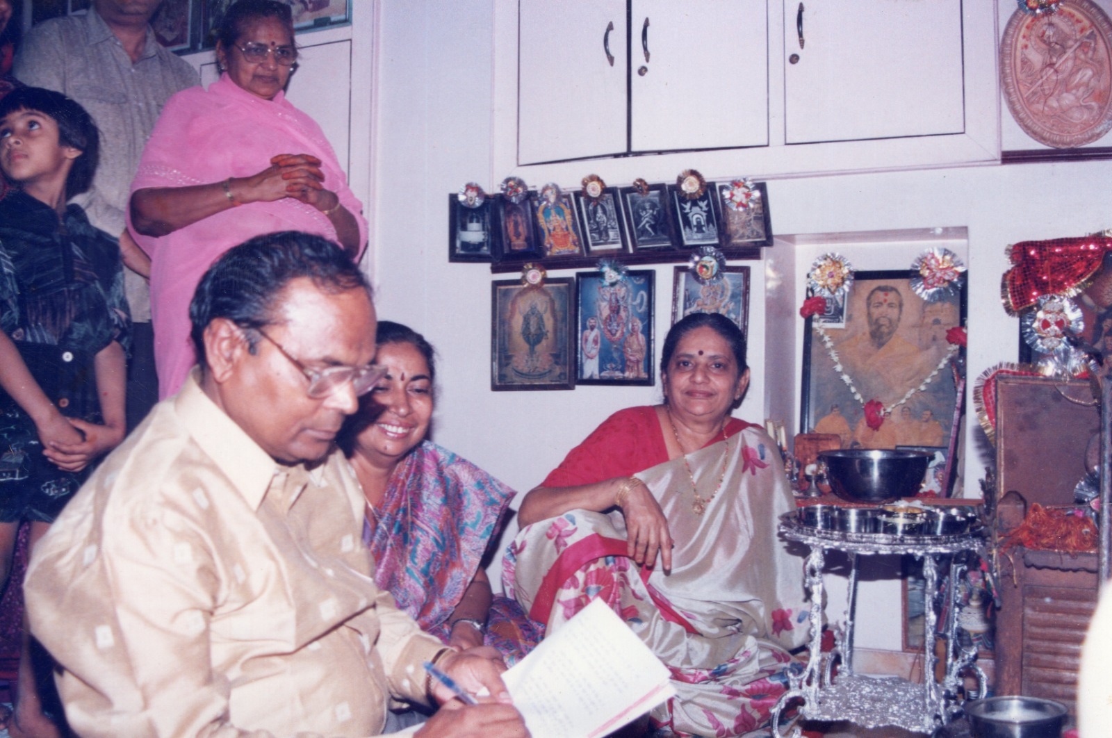 भैया जी, माँ बसन्ती जी और मधु माँ की स्मृति